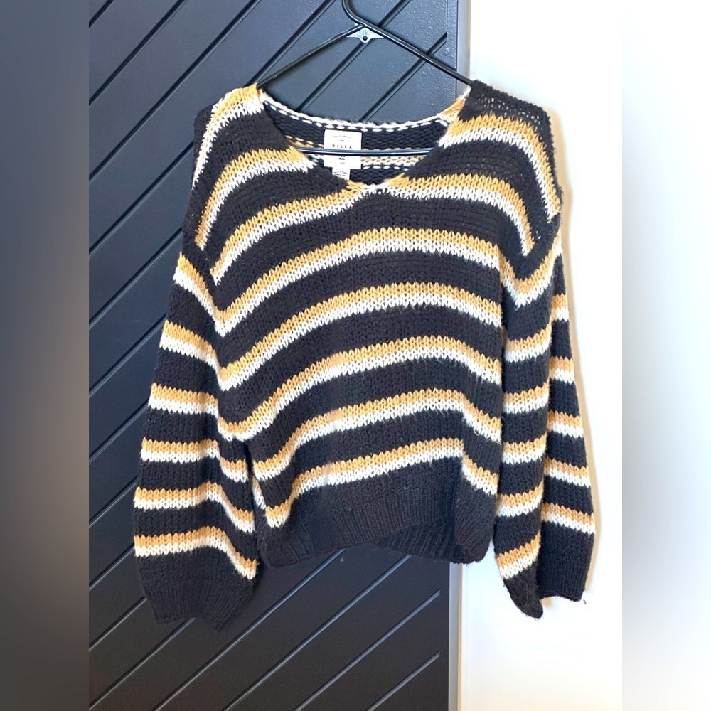 Revolve Billabong stripped v neck open knit sweater. Oversized. Size S.